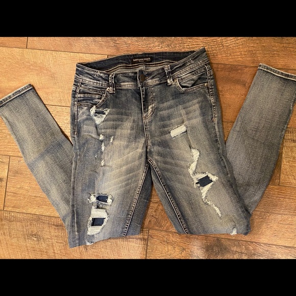 Distressed skinny jeans - Picture 2 of 3